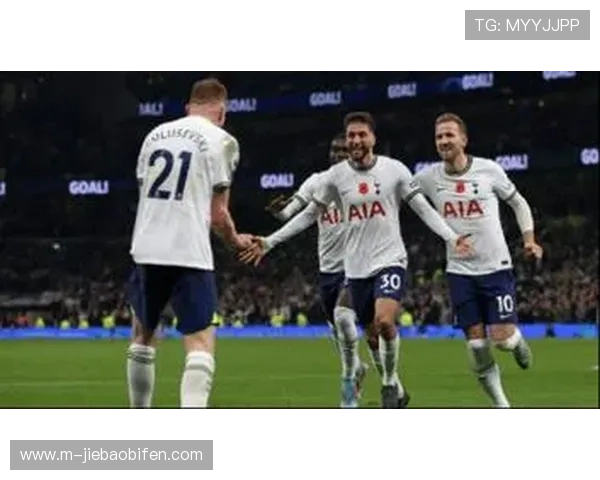 洛里昂对阵巴黎FC：法国杯第四圈，法甲保级队与法乙劲旅势均力敌